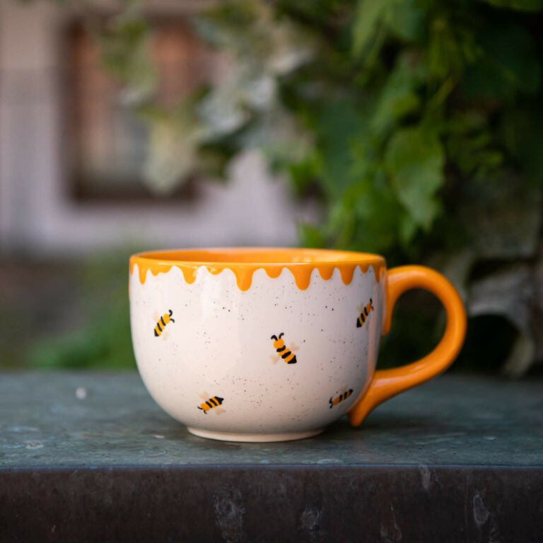 Bienen Becher weiss Keramikpost